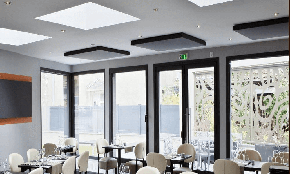 Akustikpaneele als Deckensegel, Wandpaneele und Akustikschirme