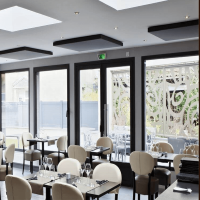 Akustikpaneele als Deckensegel, Wandpaneele und Akustikschirme